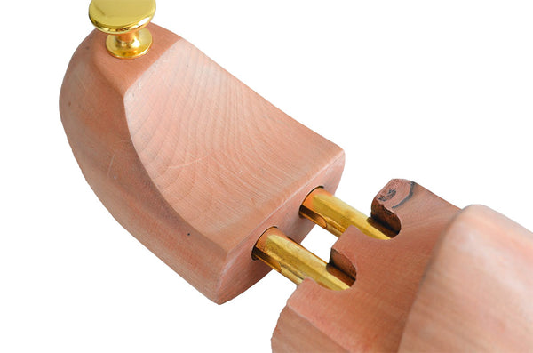 Modalooks-Shoe-Trees-Cedar-Close-Up